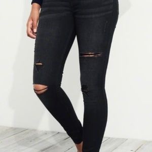 Hollister blk Distressed jogging sz. 9R or 29' X28